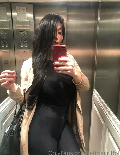 Leticiagriffol star adult photo