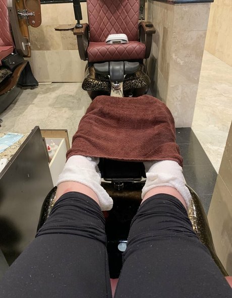 footgoddesskat model naked images