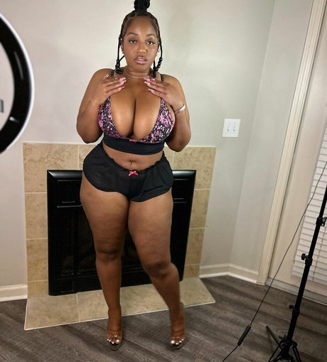 brownbodii pornographic actress images