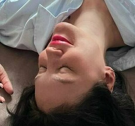 Derin Uslu star porn pics