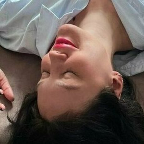 Derin Uslu erotic star pictures