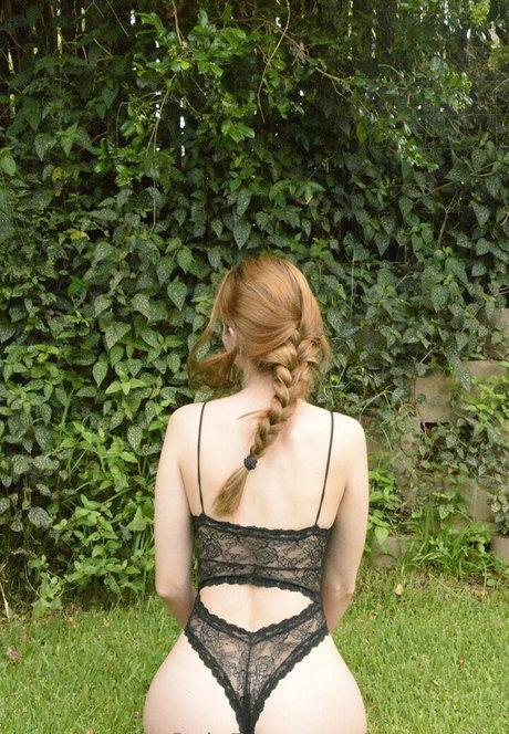 amybooth exclusive model pictures