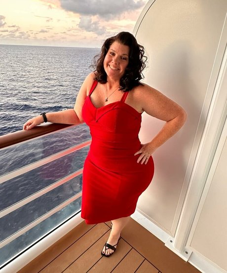 Crystal McBootay nudes model pics