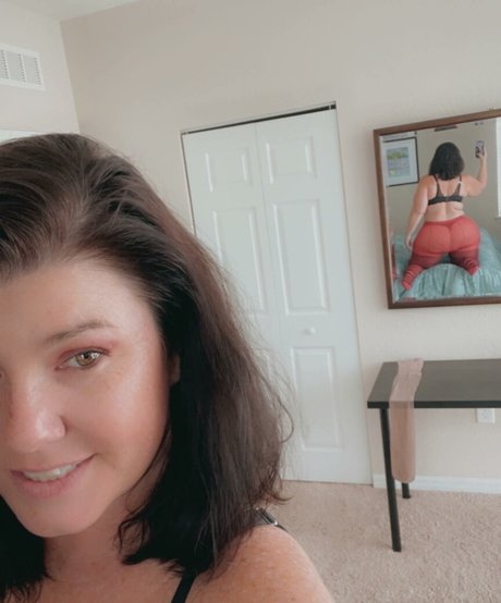 Crystal McBootay model naked archive