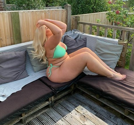 Izzy Nicholls pornstar best images