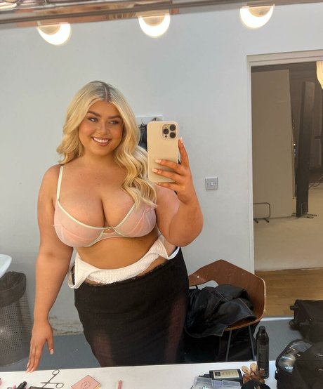 Izzy Nicholls pornstar free archive