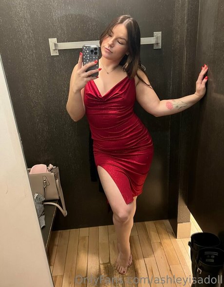 ashleyisadoll model pornographic photos