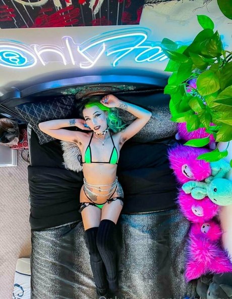 ssstussy sexy model img