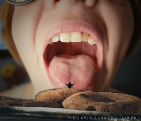 jules exxxotica nice model photos