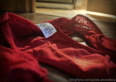 jules exxxotica adult actress photo