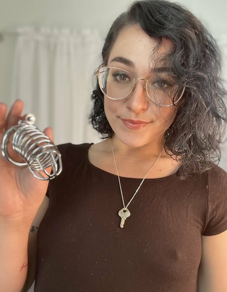 freesaradoesscience naked star galleries