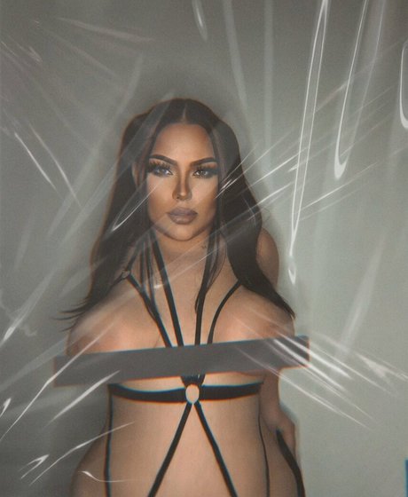 dollydonna pornographic model picture