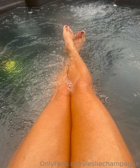 lesliechampagne naked star picture