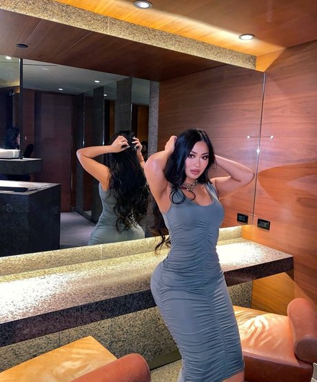 leather skirt onlyfans beautiful naked pictures