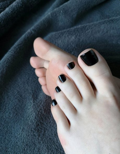 averyysfeet star nudes pictures