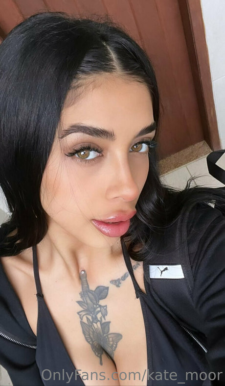 kate moor star exclusive pics