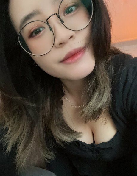 Xktie pornographic model picture