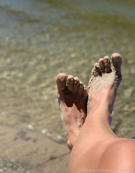 dani dickenson nude star photos