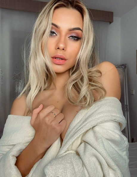 sugarandriana free actress galleries