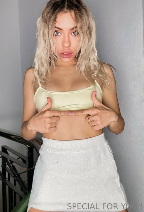 sugarandriana model beautiful photo