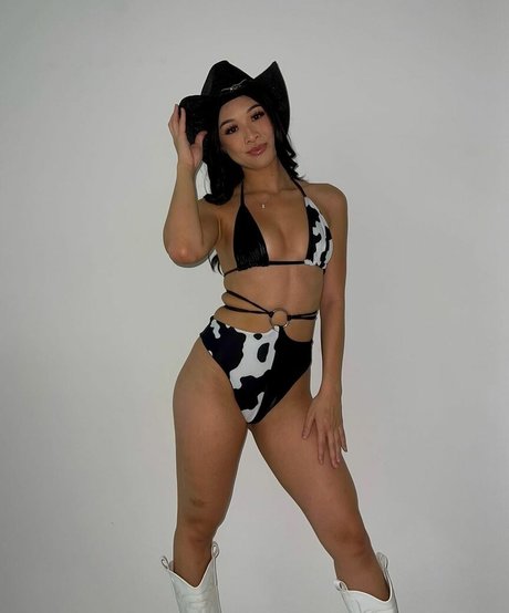 Julialamx model art pic