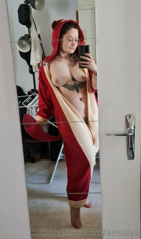 busty mom onlyfans free sexy photo