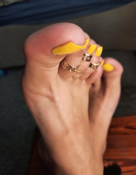 goddesstessaprag nudes model images