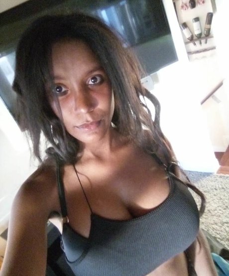 Amber Higgins Cecil xxx model picture