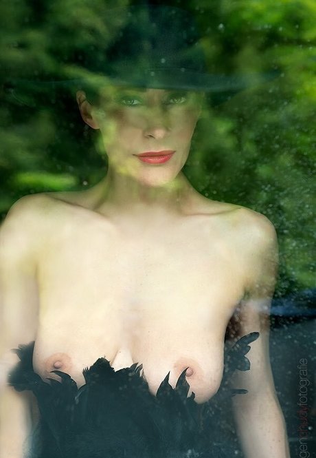 lenamaus 777 pretty actress image