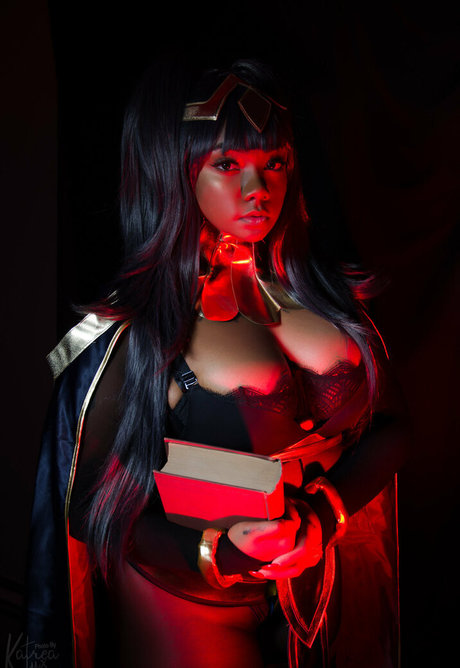 izzysaeko model hd picture