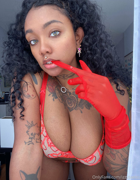 izzysaeko high quality star photo