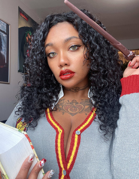 izzysaeko model top archive