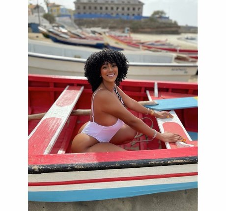 Sophie Likosky model exclusive image