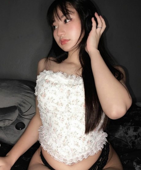 lil zogbabe nude model picture