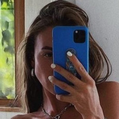 Annaksyuk model nudes photos