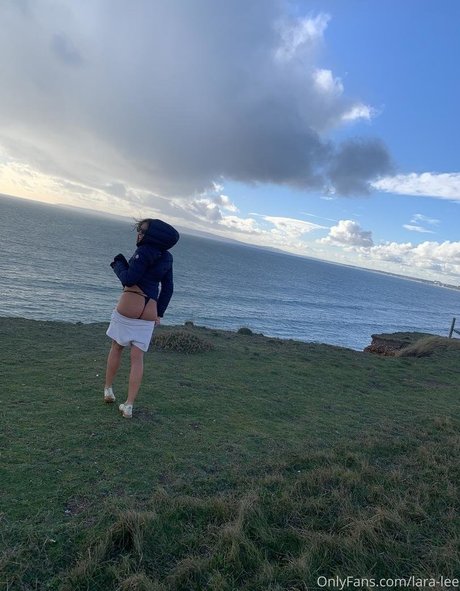 lara lee hot star pic