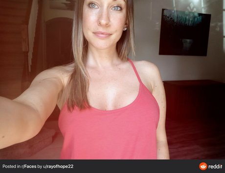 Brittibratti model nice picture