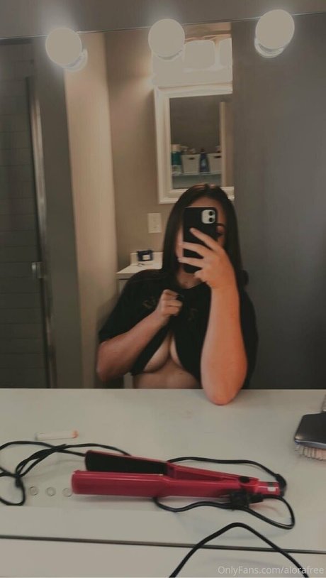 alorafree model hot picture