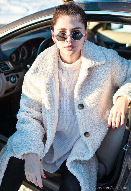 sasha unic nude actress photos