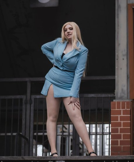 apple blonde model pornographic pic