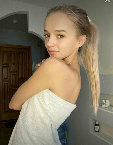 promosara model beautiful pic