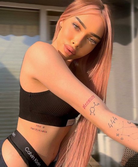 Emona xxx pornstar photo