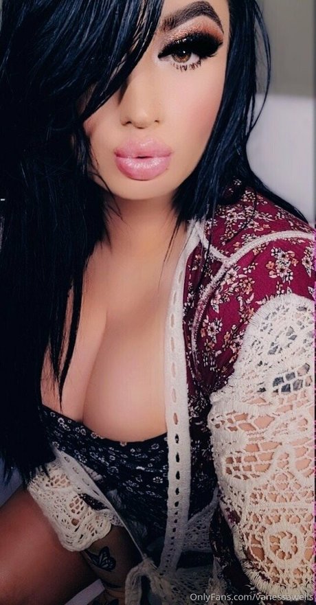 vanessawells nude actress photos