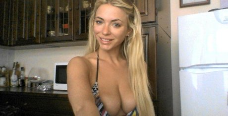 aprilsummersmodel sexy model pic