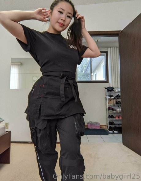 babygiirl25 sex model picture