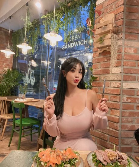 Tasha Y star sexy photos