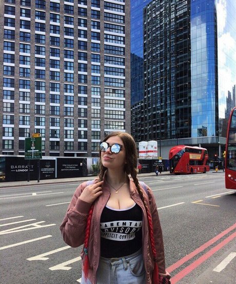 Sasha Shtern naked pornstar archive