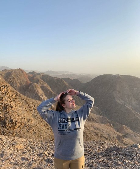 Sasha Shtern star high quality pics