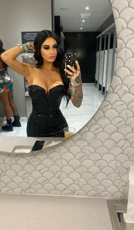 Milan Alexandrea hot pornstar archive