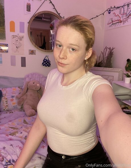 allie0tfree star xxx pics